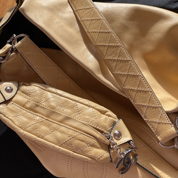 Chanel tote - Picture 16 of 16